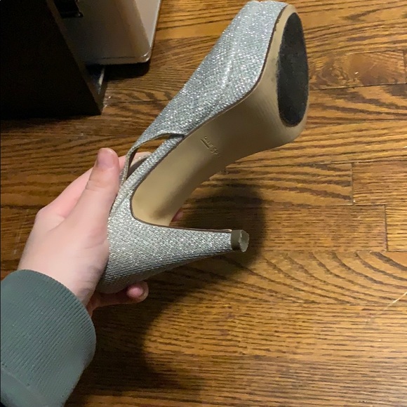 High heels - Picture 4 of 4